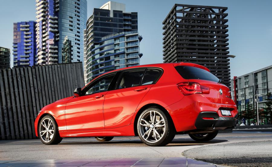  BMW M140i 5-Door 2016 года  (AU) (фото 6 из 21)